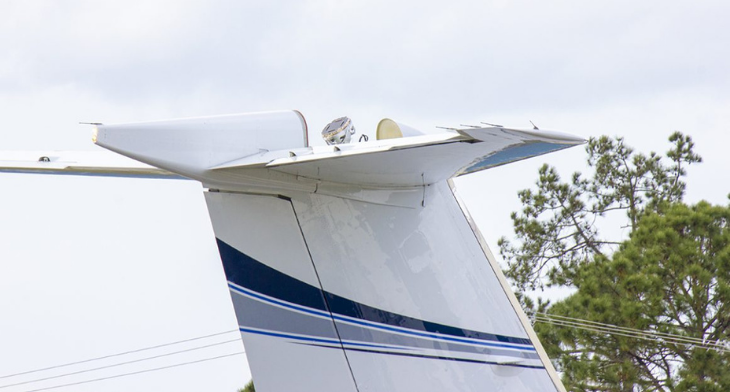 The Plane Simple Ku-band tail mount antenna installed on SD Gulfstream aircraft for validation.
