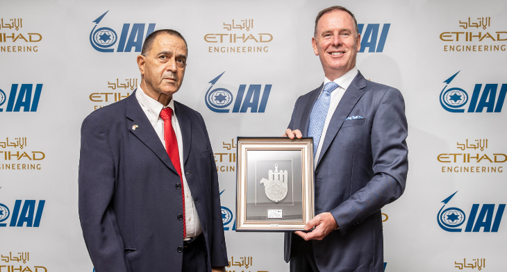 Yossi Melamed, Executive Vice President and General Manager, Israel Aerospace Industries Aviation Group left), Tony Douglas, Group Chief Executive Officer, Etihad Aviation Group (right).
