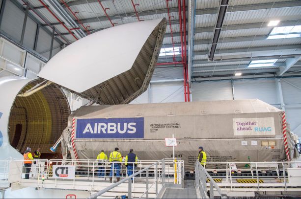 Airbus Beluga delivers Inmarsat-6 F2 satellite to Florida for launch